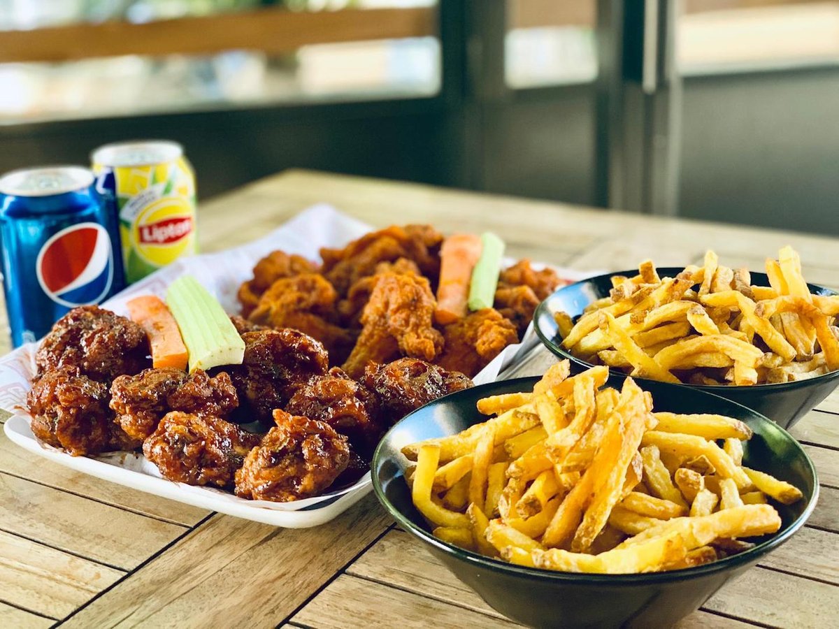 CocoVail - BCN Wing House🍗 en Barcelona