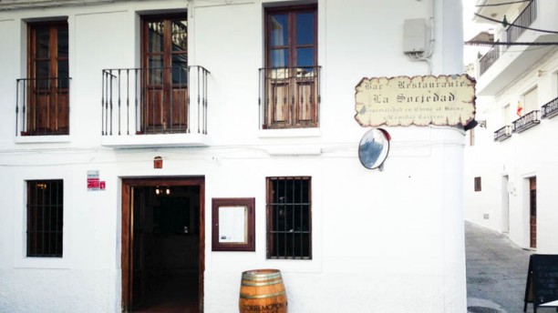 La Sociedad en Canillas De Aceituno