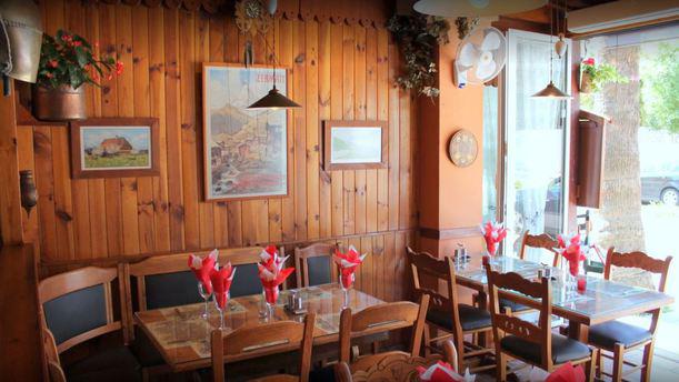 Le Bistrot Suisse en Sitio de Calahonda