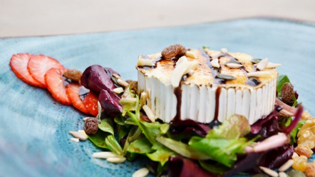 Naunet Lounge Bar en Premia De Mar