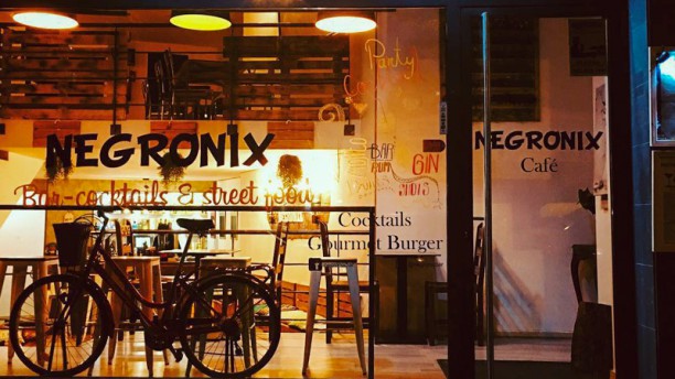 Negronix Bar Cocktails & Street Food en Barcelona