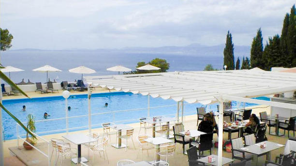 Pool Snack en Badia Gran