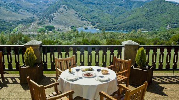 Restaurante del Parador de Cervera de Pisuerga en Cervera De Pisuerga