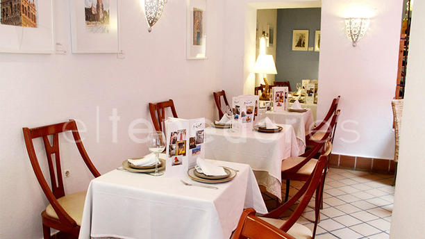 Taberna La Sal Atún y Vinos en Sevilla