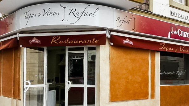 Tapas y Vinos Rafael en Sevilla